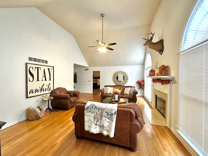 The Pond View At Creek Valley 6bdrms Sleeps 12 - Douglasville, GA