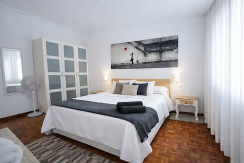Airbnb con mejor rendimiento: Bright, spacious and quiet flat in Casco Viejo en Bilbao