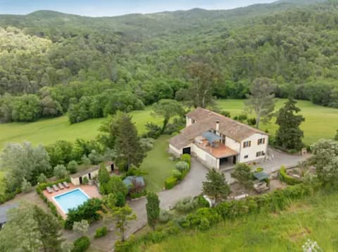 Successful Airbnb property: Big apartament with private pool in Montecatini Val Di Cecina