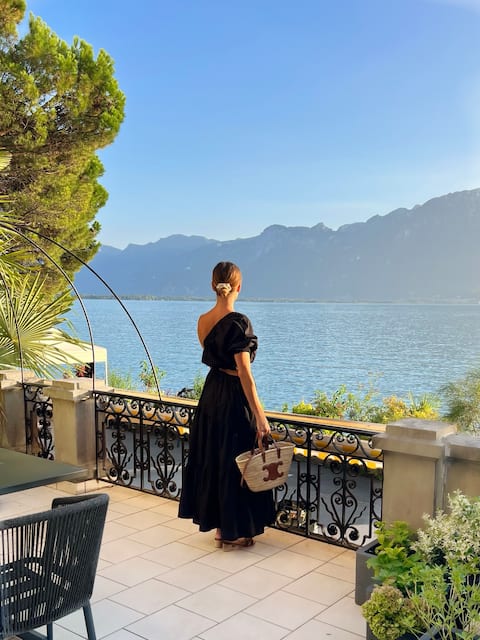 Montreux Luxury Suite | Terrace | parking