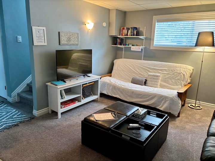 Peaceful Bay Getaway Entire Private Suite -3 Beds - Winnipeg