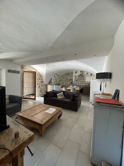 independent 2 bedroom cottage and exterior