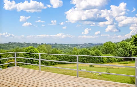 Awesome home in Ussel with WiFi