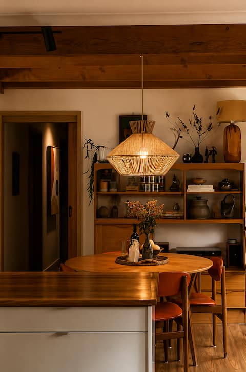 Top performing Airbnb: Bespoke Nature Escape for 1 or 2. River Spa Views in Warburton