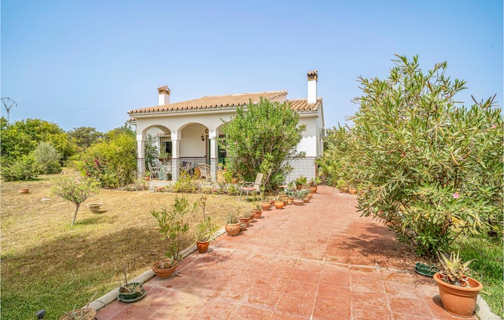 Stunning Home In Alhaurin De La Torre - Alhaurín de la Torre