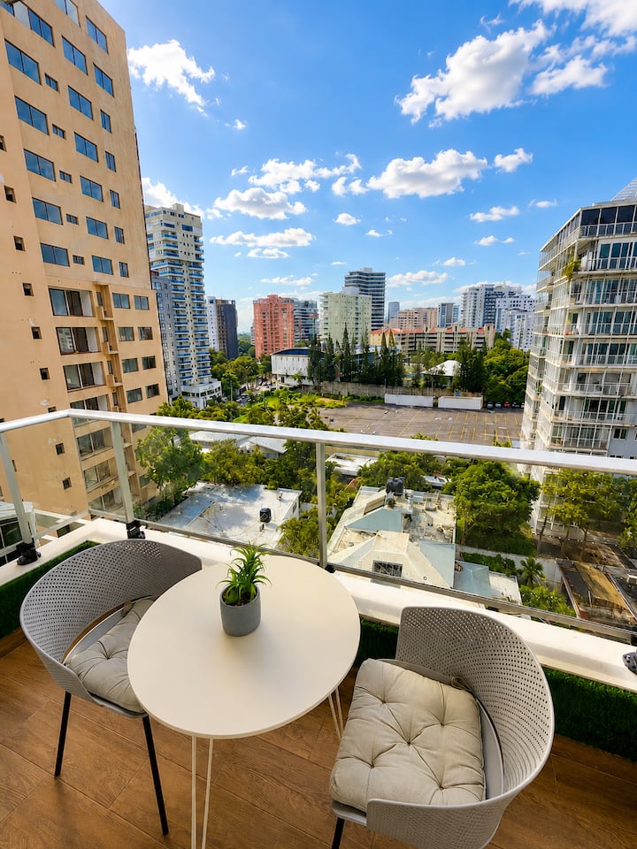 Condo Elegante Con Piscina Y Vista A La Ciudad - Santo Domingo