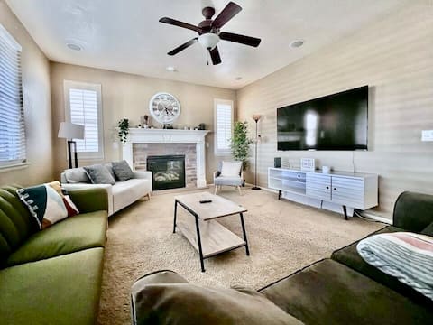 Comfortable Family Home near Shopping and Food