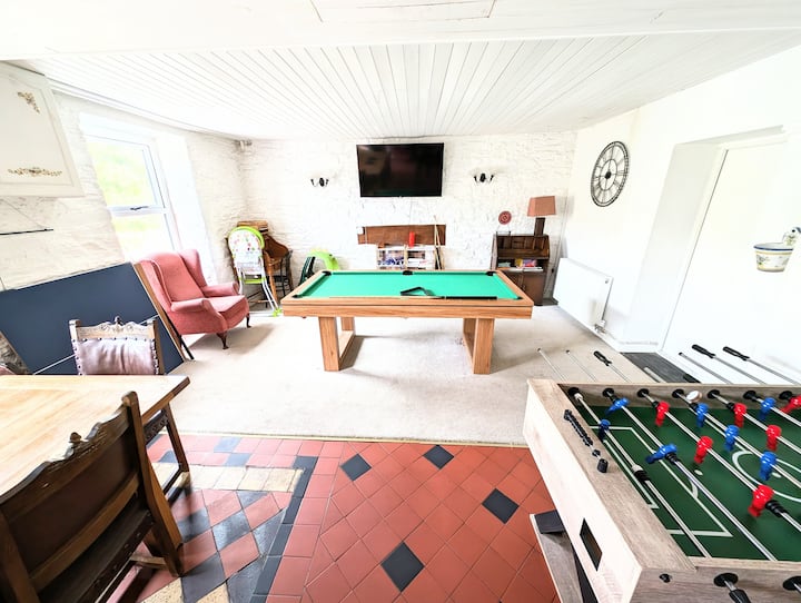 Farmhouse - Pool, Gym, Jacuzzi, Sauna, Observatory - Wales