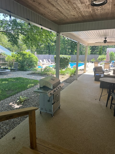 #1 Bachelorette Large Group / Wineries / Lake View