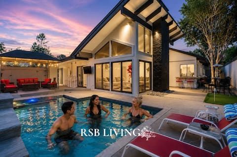 Majestic 4BR/2.5B Home with Mini Golf, Pool, & Bil