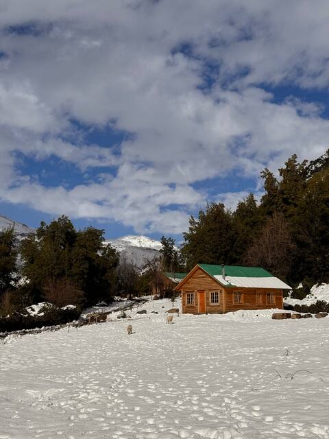 River & Mountain View Cabin with Hot Tinaja