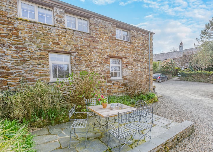 Ash Cottage Is A Newly Renovated, Two-storey Cottage. - England