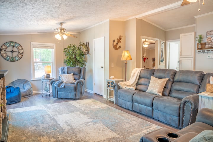 “Pier Pleasure” 2br/2 Bath - Tuckertown Reservoir, NC