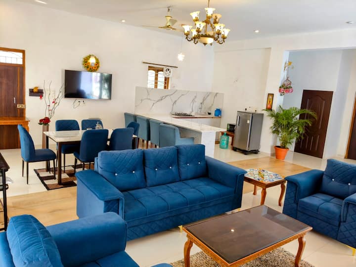 Living room image 5