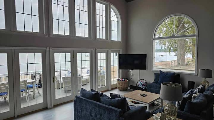 5 Bedroom Beach House.  Perfect For Weekend Escape - Sylvan Beach, NY