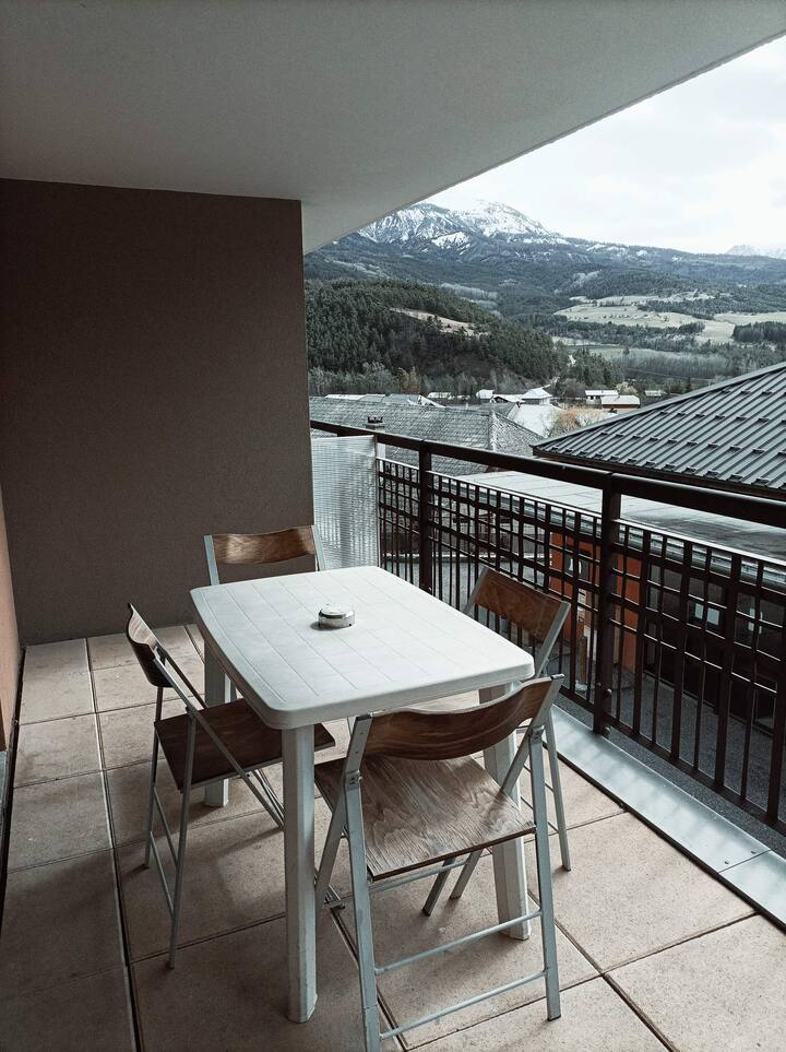Studio Avec Terrasse Vue Vallée Et Château - Larche