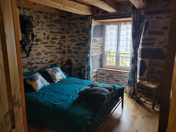 Maison à La Campagne
Capacité 9 Personnes - Saint-Flour