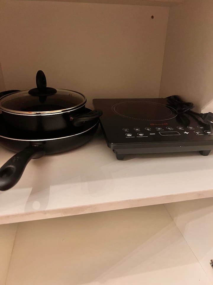 Condo Ideal For Group Of 4 @Mesavirre Lacson St. - Bacolod