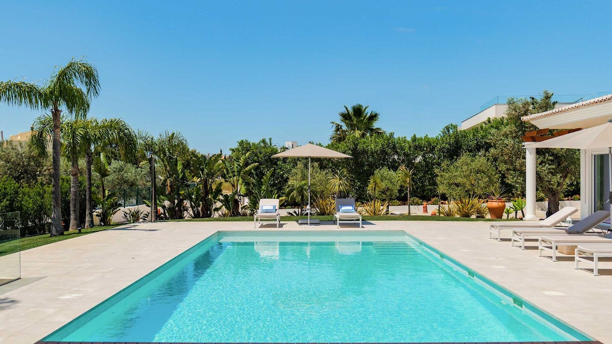 High-end Villa for Contemporary Living in the Hear 4