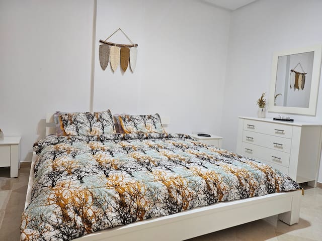 Entire home with 2 bedrooms in Sousse - Charmant Appart avec parking sous-sol sécurisé