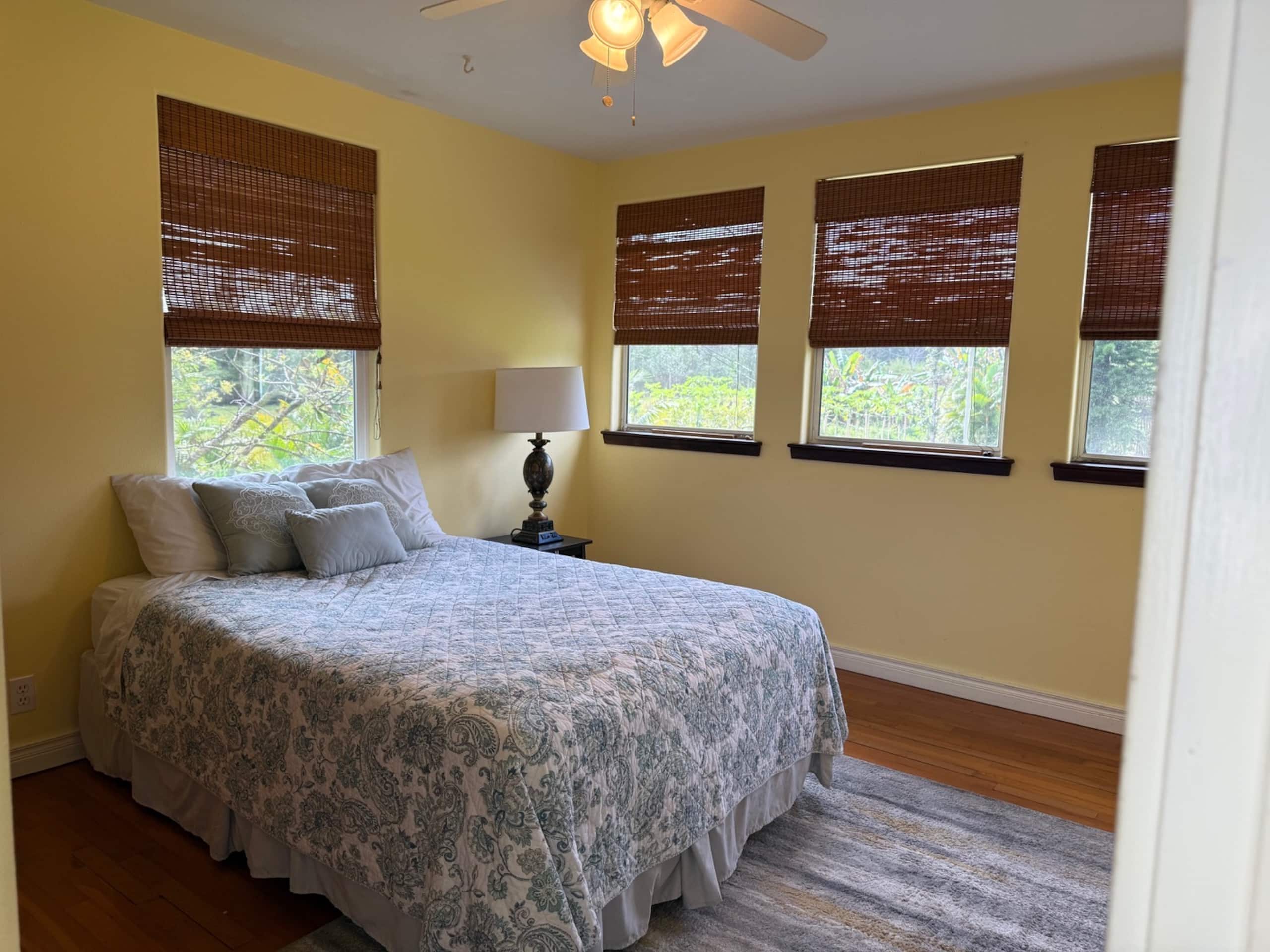 Home in Keaau · ★5.0 · 5 bedrooms · 7 beds · 4 private baths - Image 5