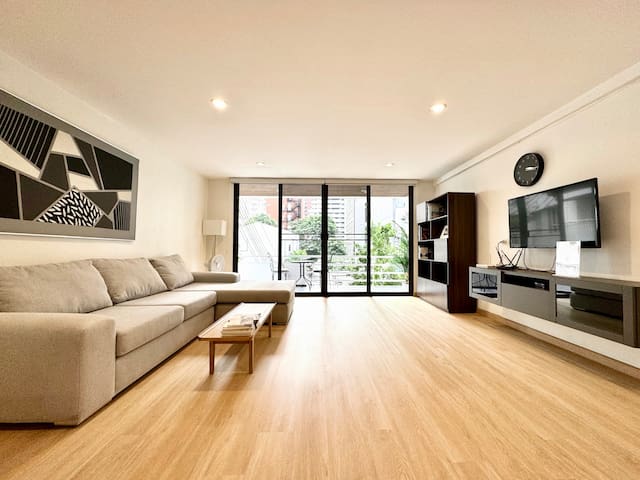 Newly renovated‼︎ 2 luxurious bedrooms en-suite.