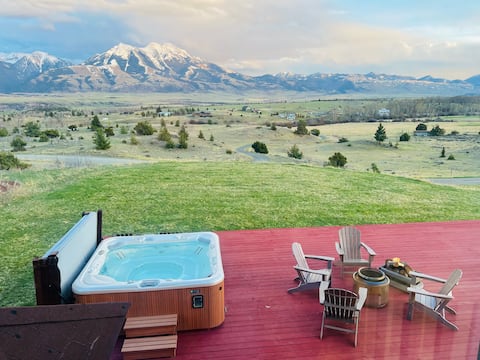 Big Sky Views, Huge Hot Tub, 2 Fireplaces, Sauna
