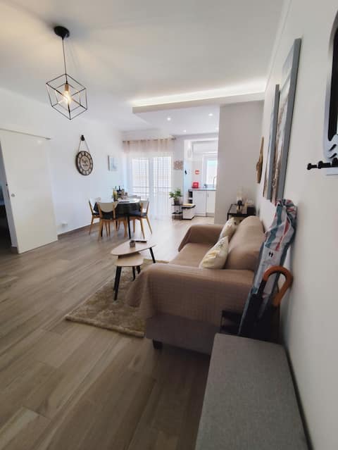 Successful Airbnb property: Dream Anchor vista mar c/garagem-Sea view w/garage in Armação De Pêra