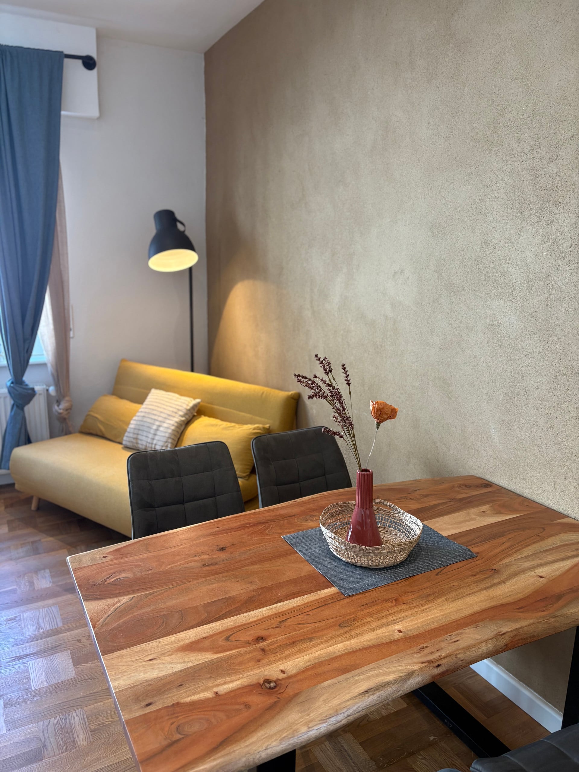 Stylish city apartment | Quiet, Wi-Fi & terrace
