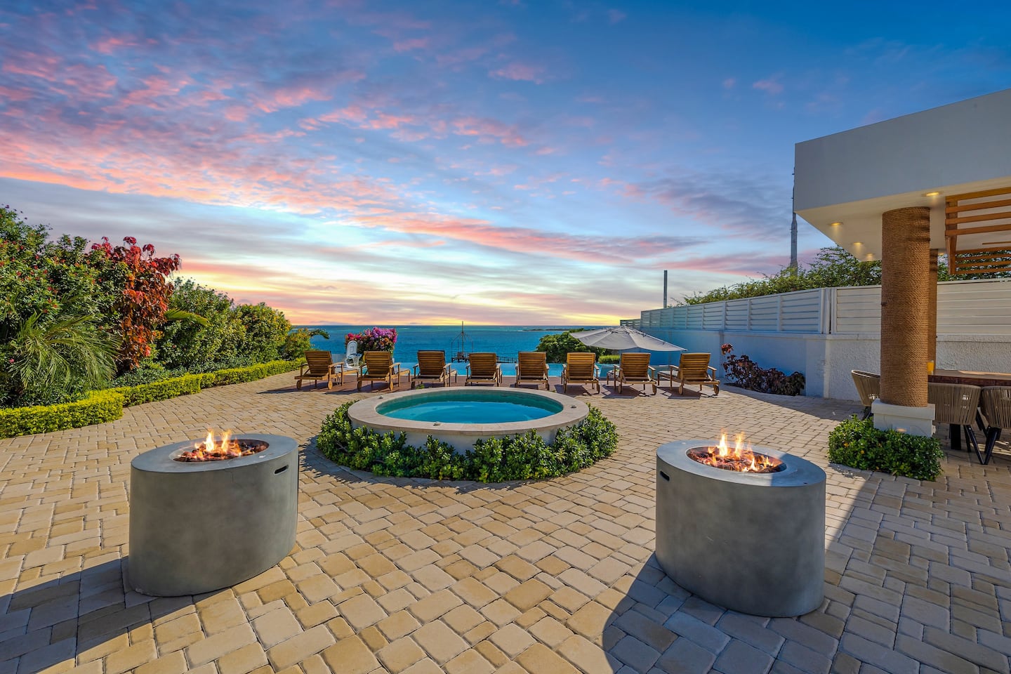 Vacation Aruba — Beachfront Villa with Infinity Pool