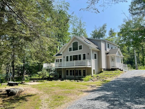 Lake Winnipesaukee Pine Family Paradise