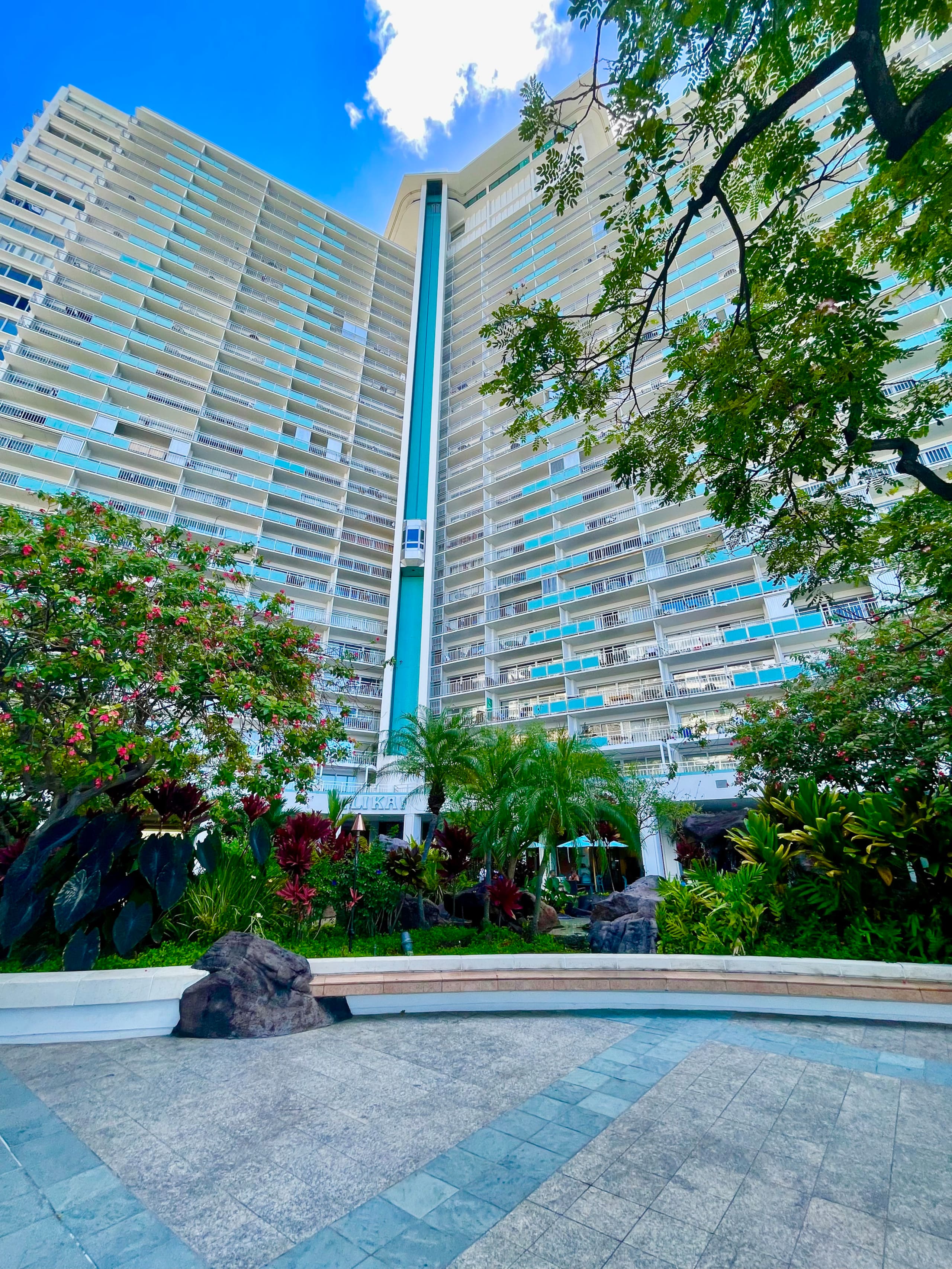 Condo in Honolulu · ★4.72 · 1 bedroom · 3 beds · 1 shared bath - Image 28
