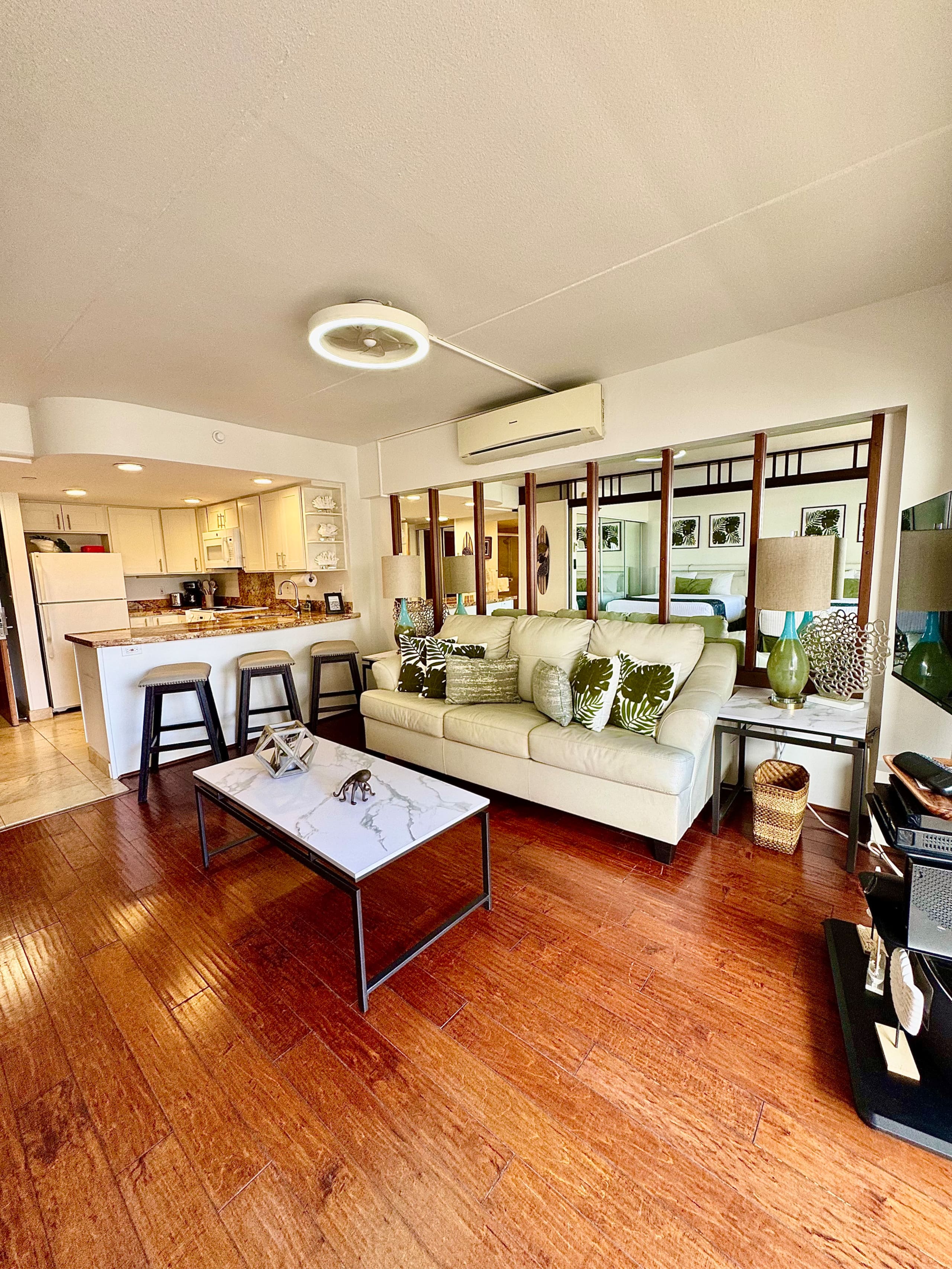 Condo in Honolulu · ★4.72 · 1 bedroom · 3 beds · 1 shared bath - Image 60