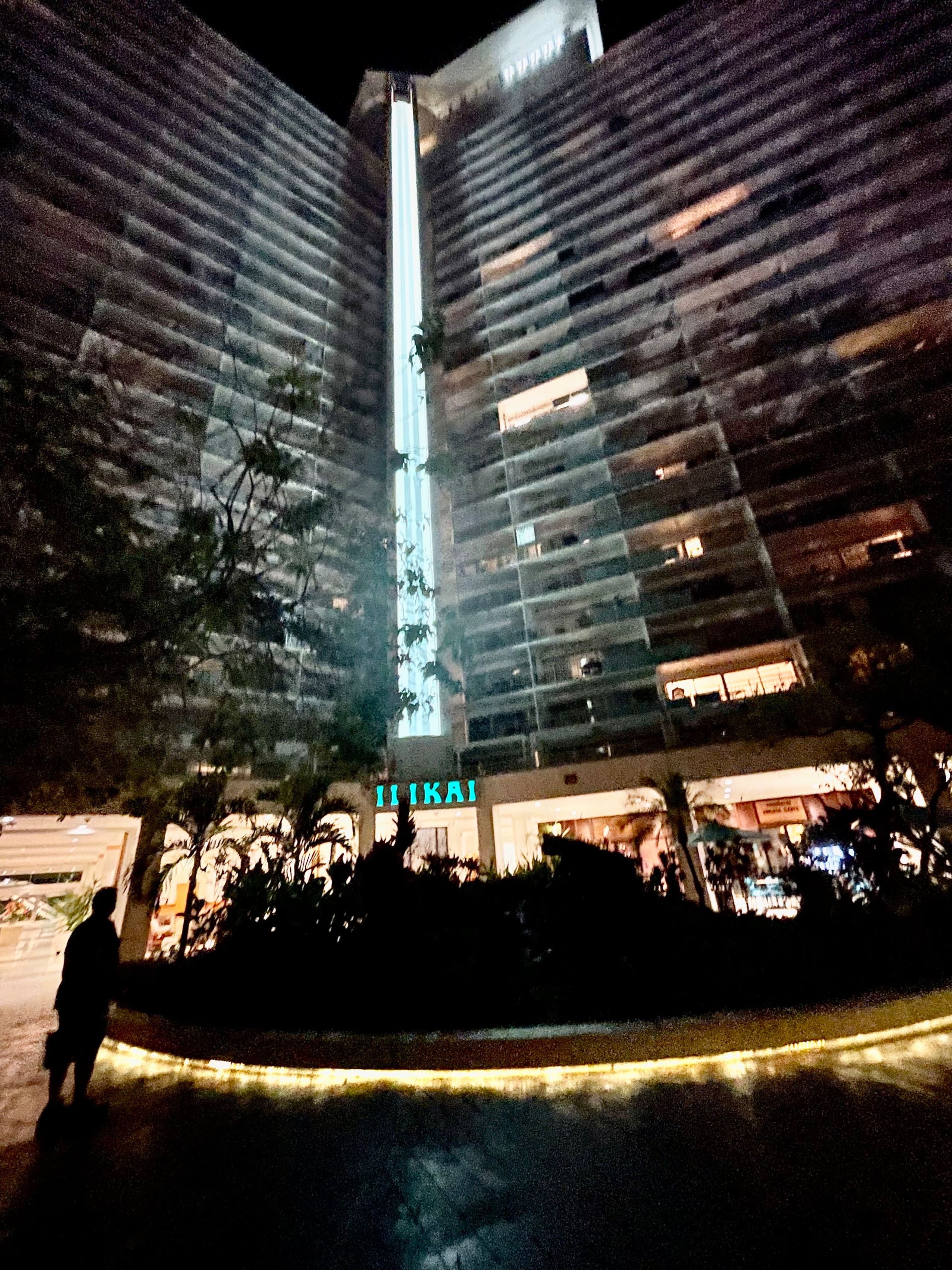 Condo in Honolulu · ★4.72 · 1 bedroom · 3 beds · 1 shared bath - Image 53