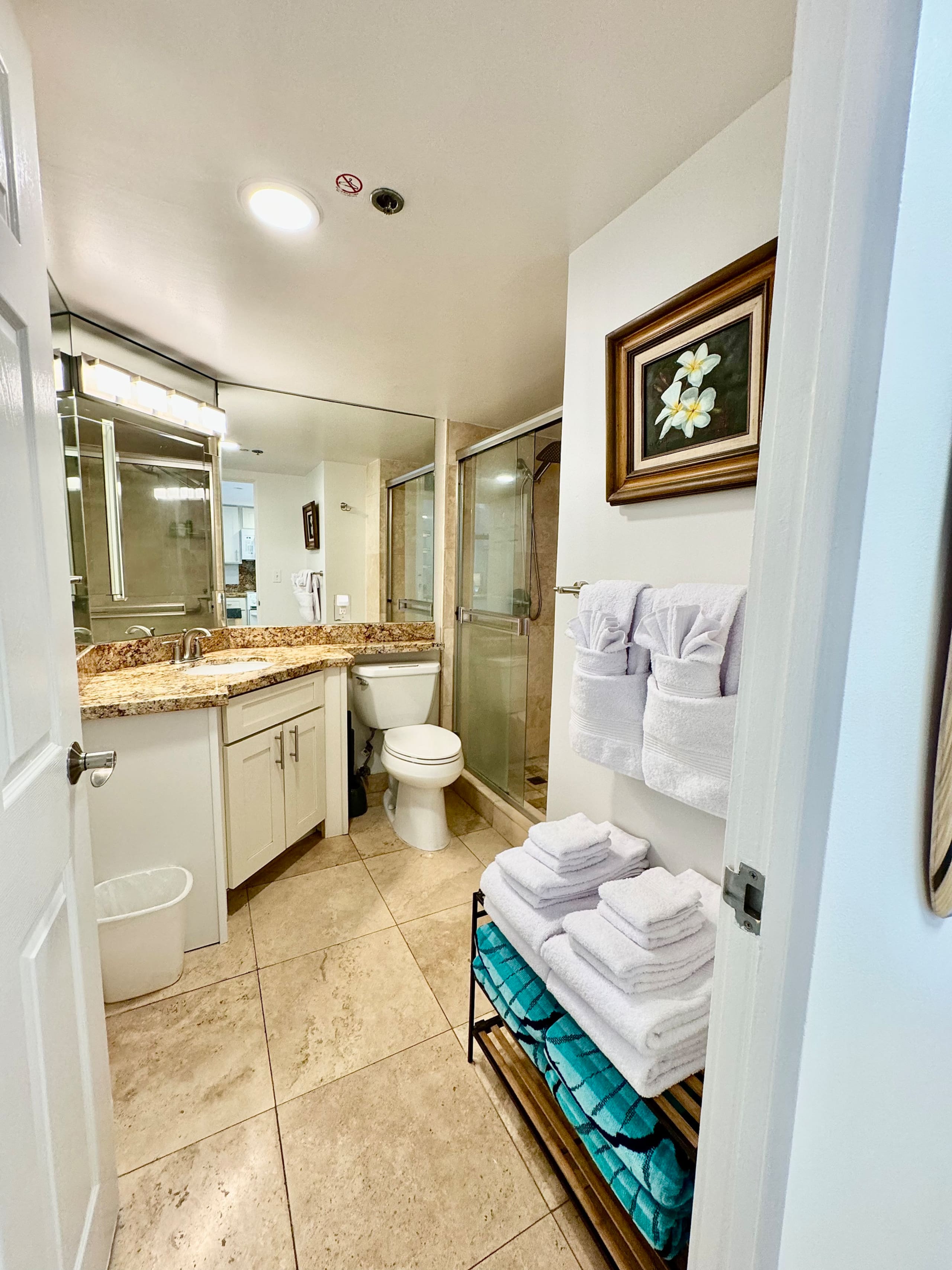Condo in Honolulu · ★4.72 · 1 bedroom · 3 beds · 1 shared bath - Image 41