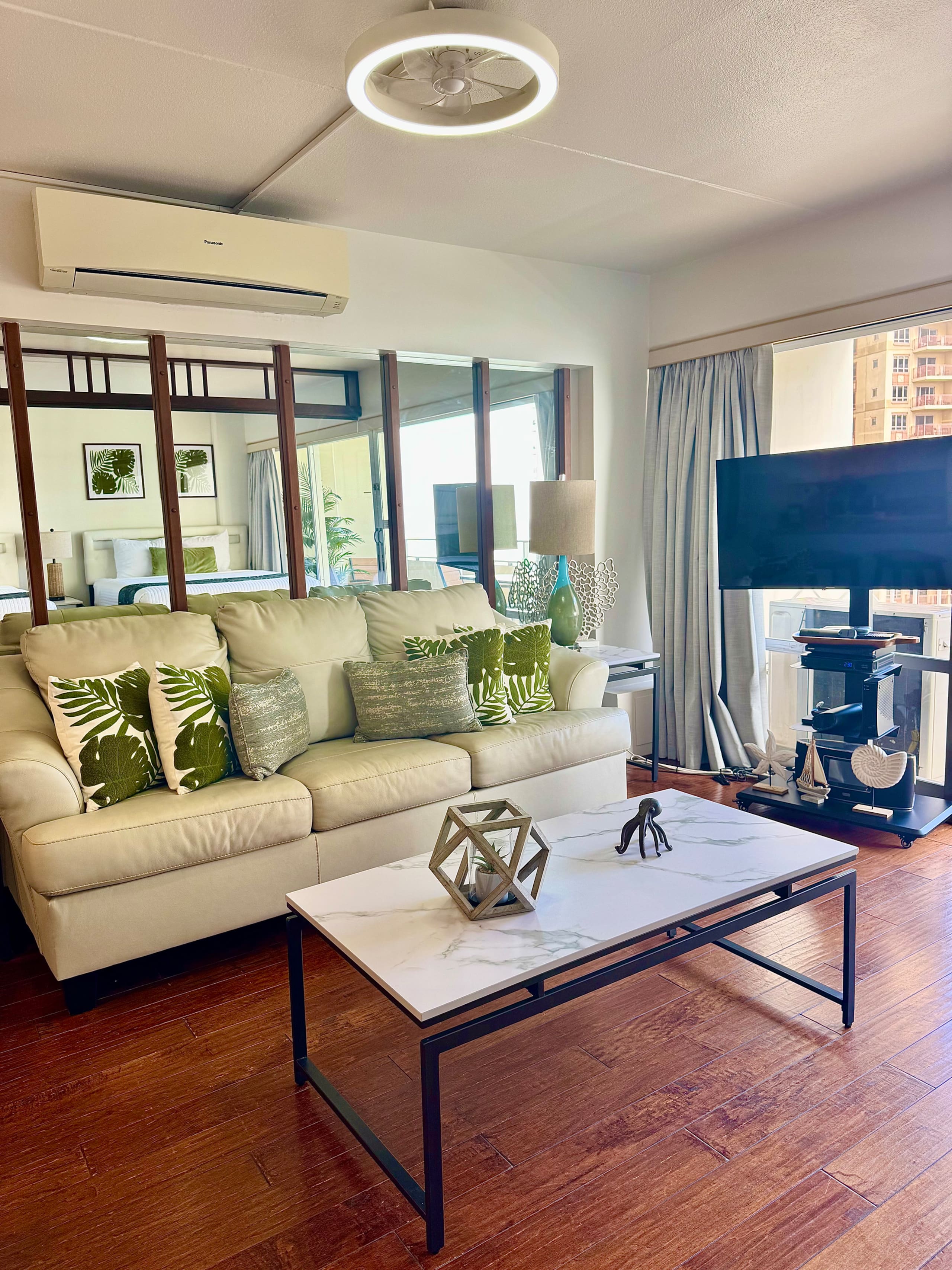 Condo in Honolulu · ★4.72 · 1 bedroom · 3 beds · 1 shared bath - Image 32