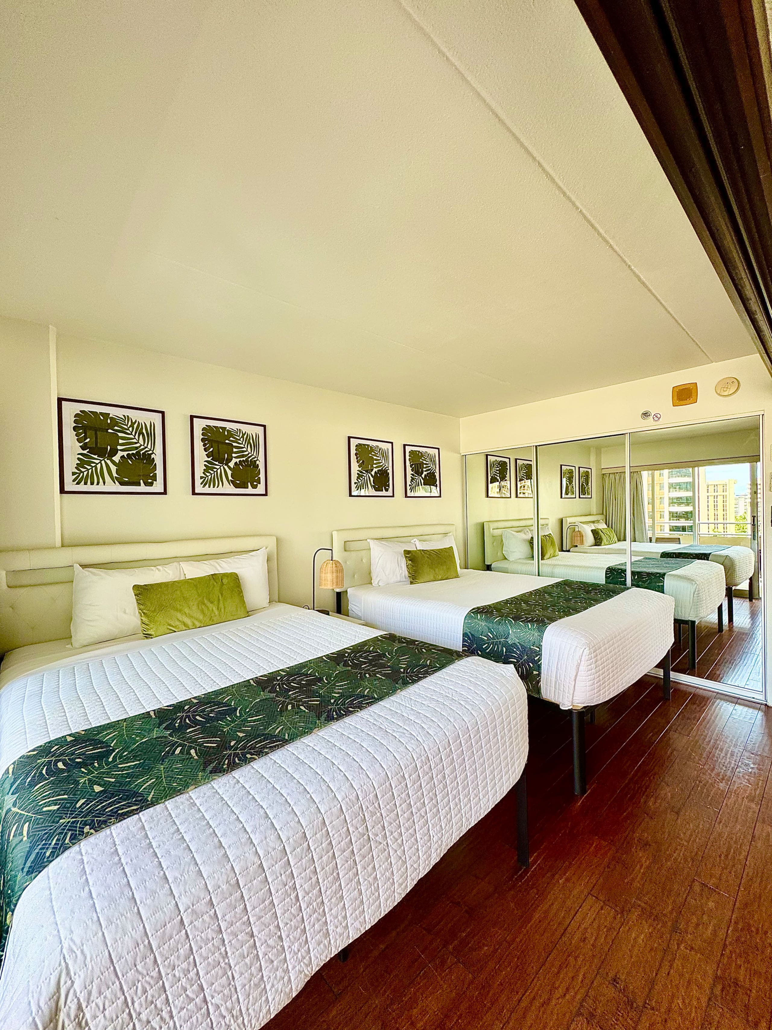 Condo in Honolulu · ★4.72 · 1 bedroom · 3 beds · 1 shared bath - Image 59