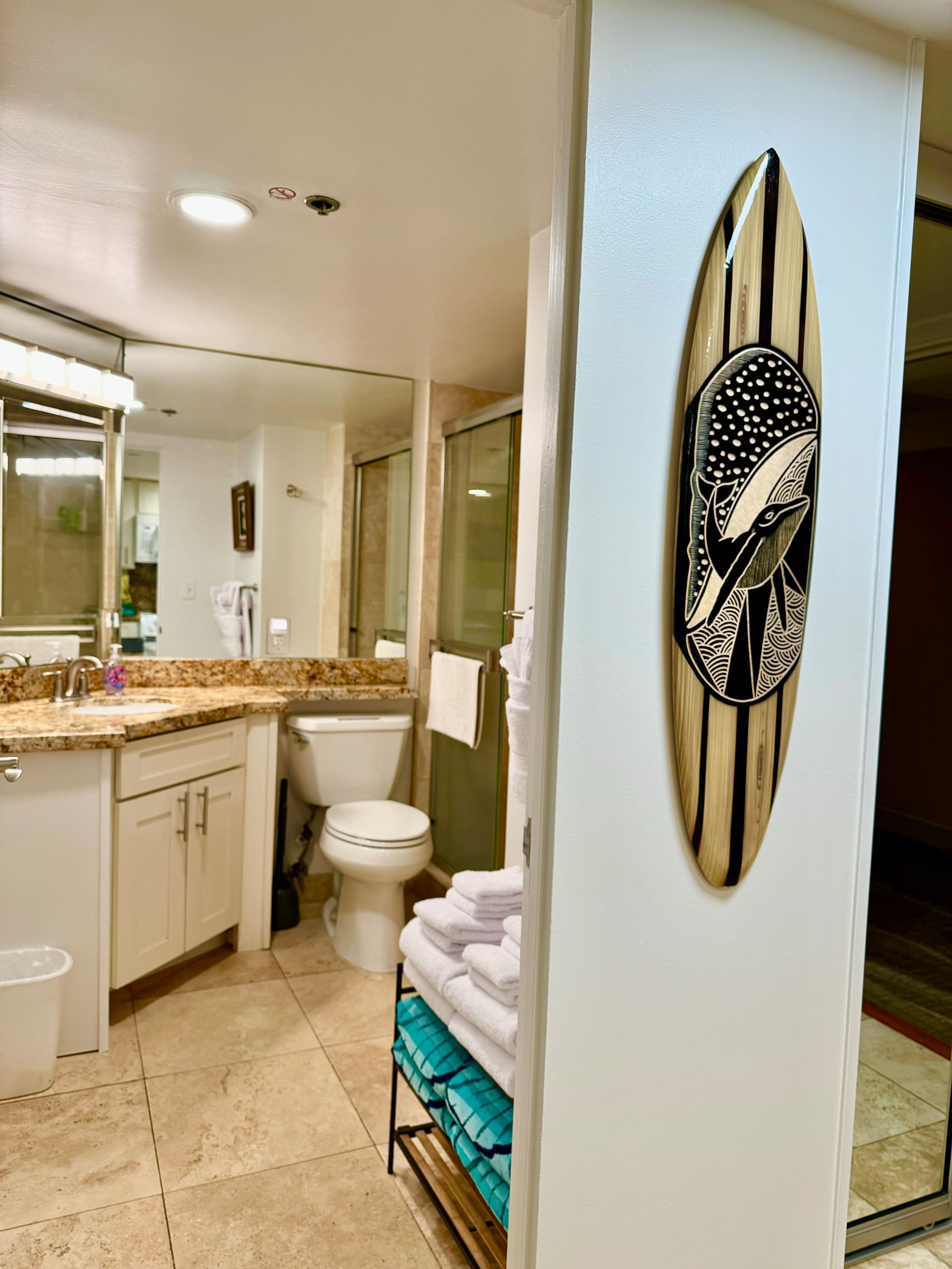 Condo in Honolulu · ★4.72 · 1 bedroom · 3 beds · 1 shared bath - Image 40