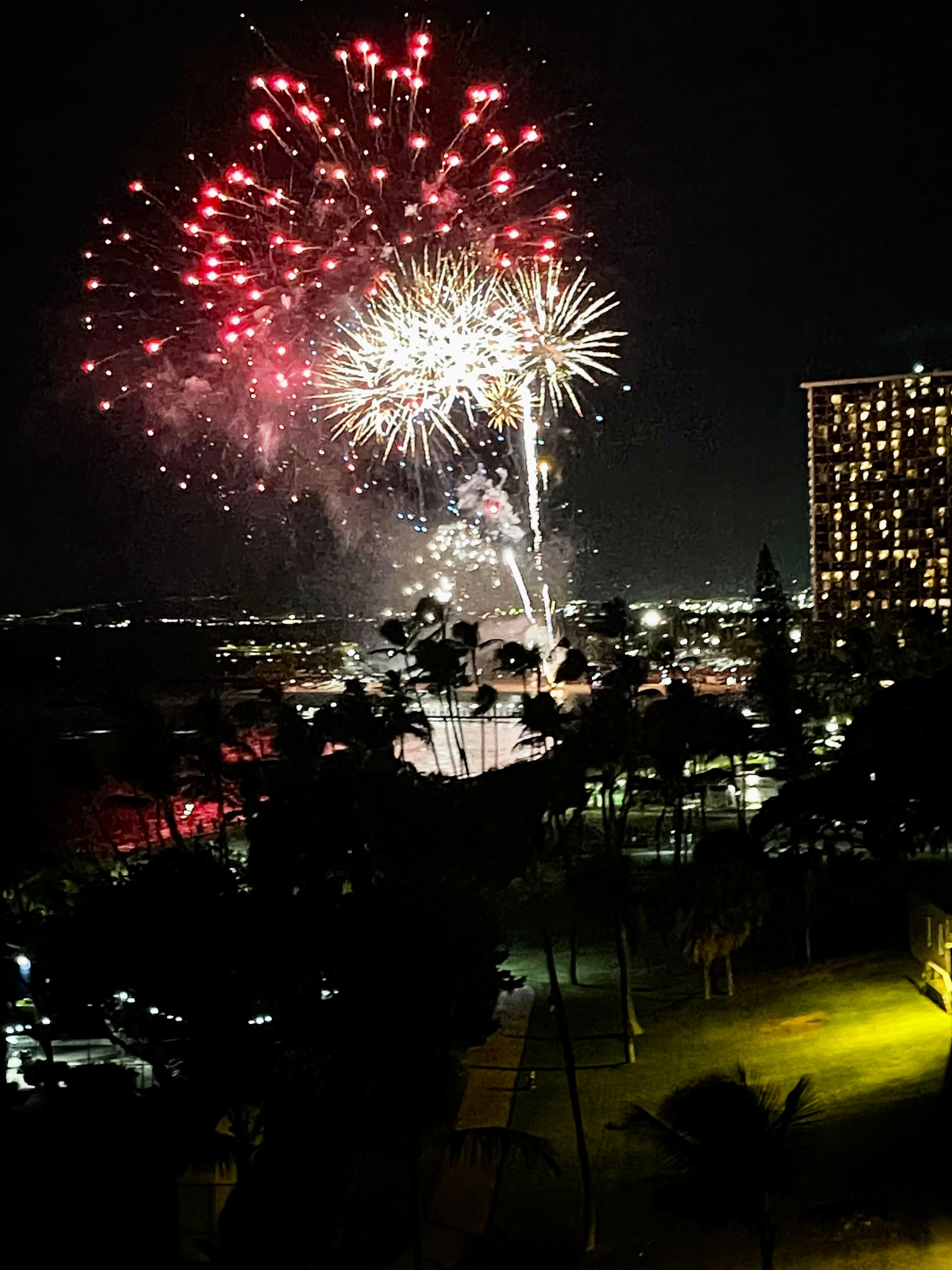 Condo in Honolulu · ★4.72 · 1 bedroom · 3 beds · 1 shared bath - Image 35