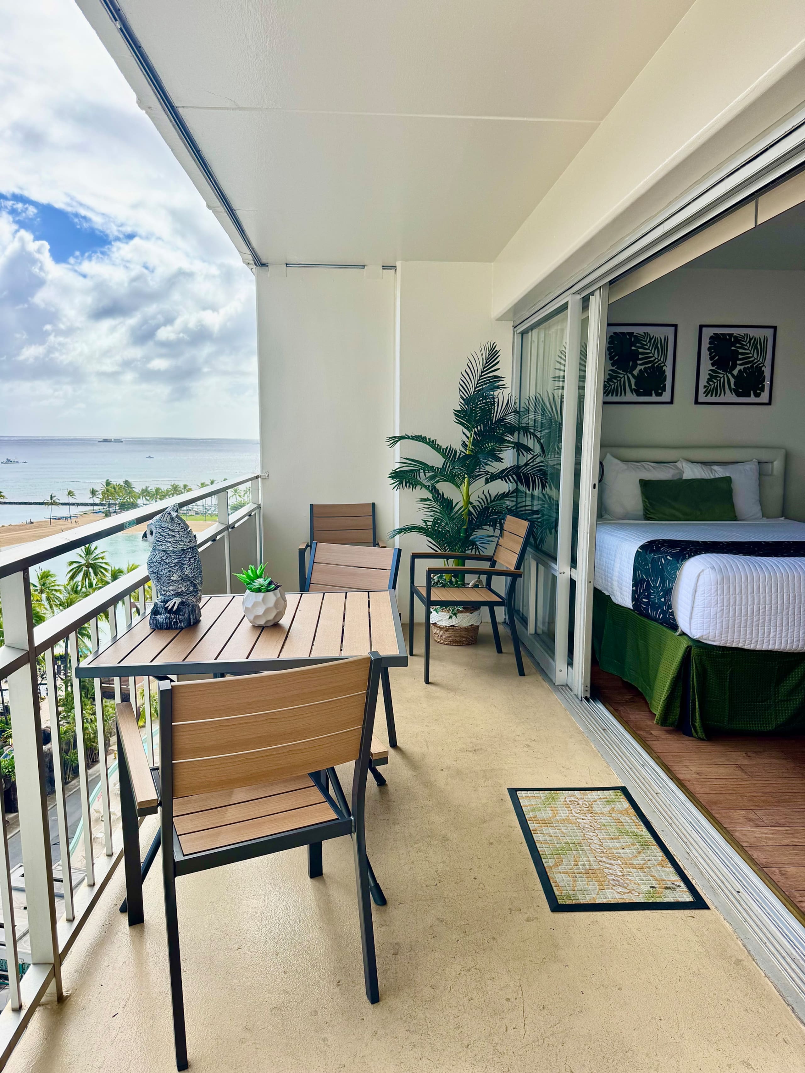 Condo in Honolulu · ★4.72 · 1 bedroom · 3 beds · 1 shared bath - Image 26