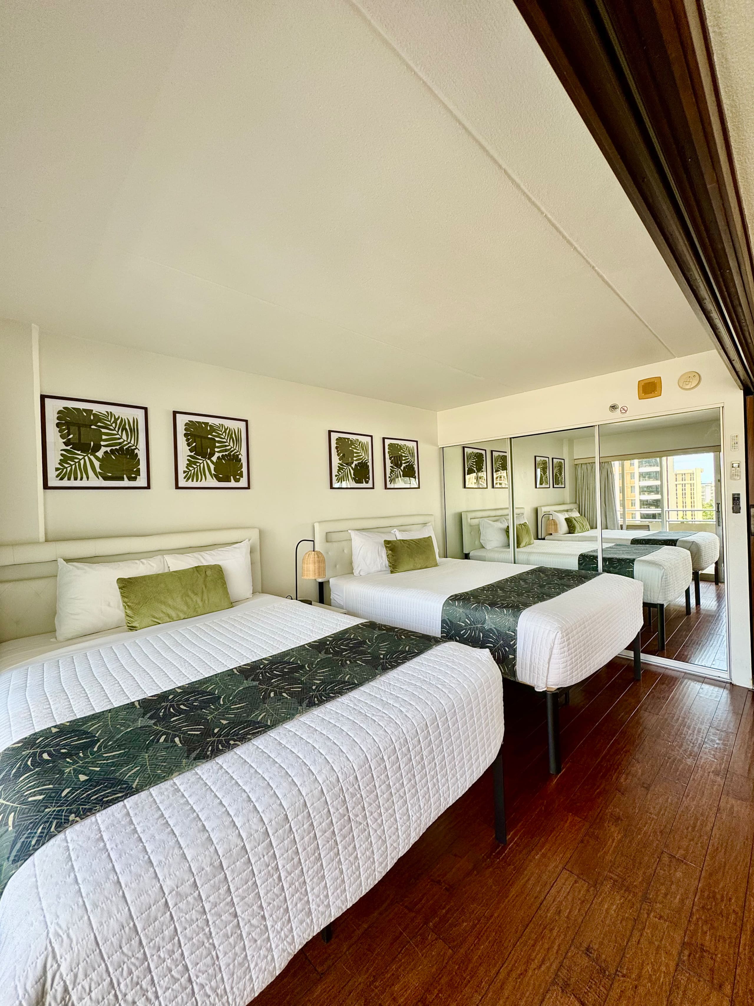 Condo in Honolulu · ★4.72 · 1 bedroom · 3 beds · 1 shared bath - Image 55