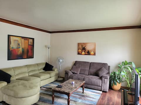 Cozy, King/Queen bed, 2 bedroom.