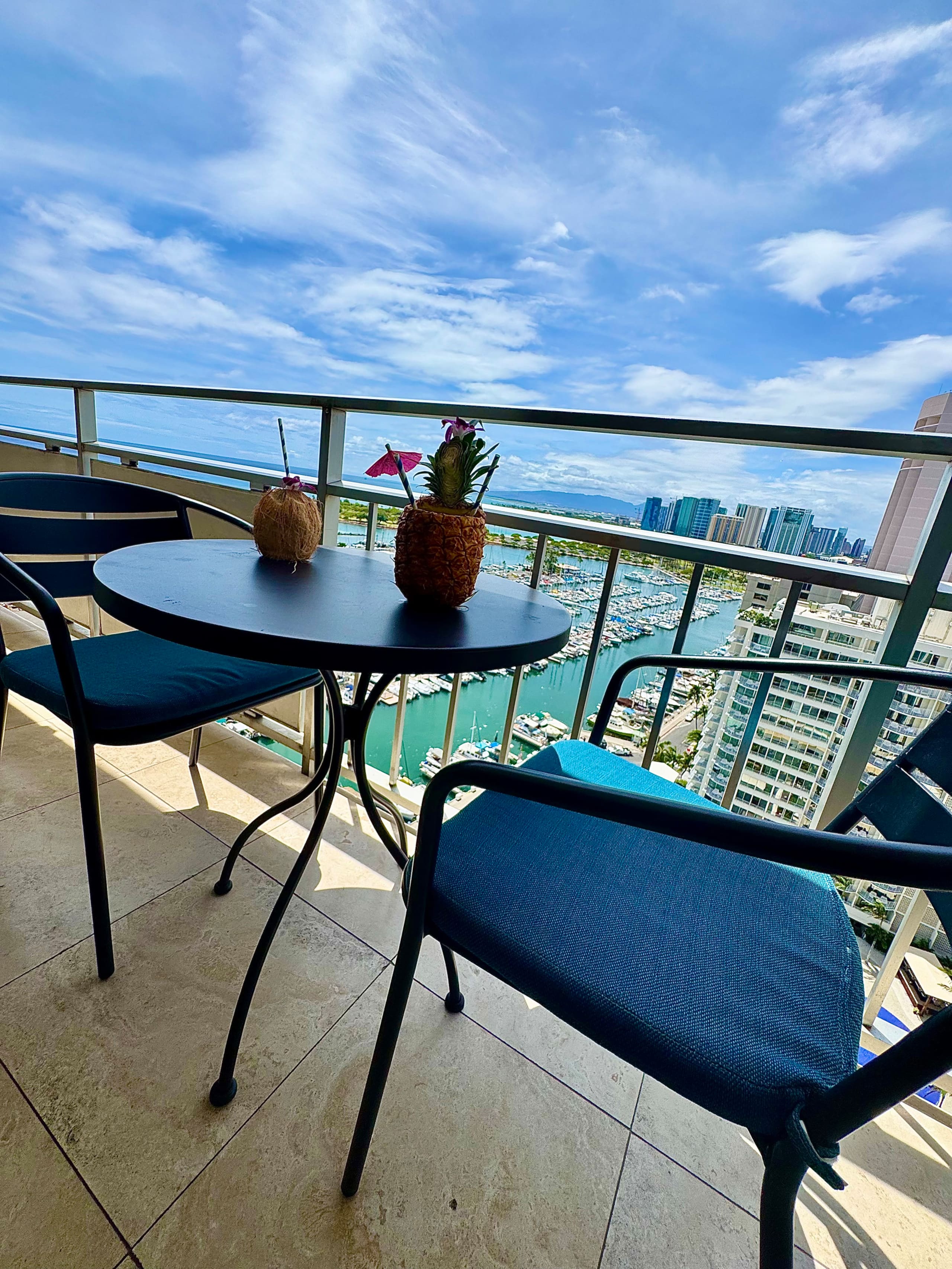 Resort in Honolulu · ★4.84 · 1 bedroom · 3 beds · 1 private bath - Image 26