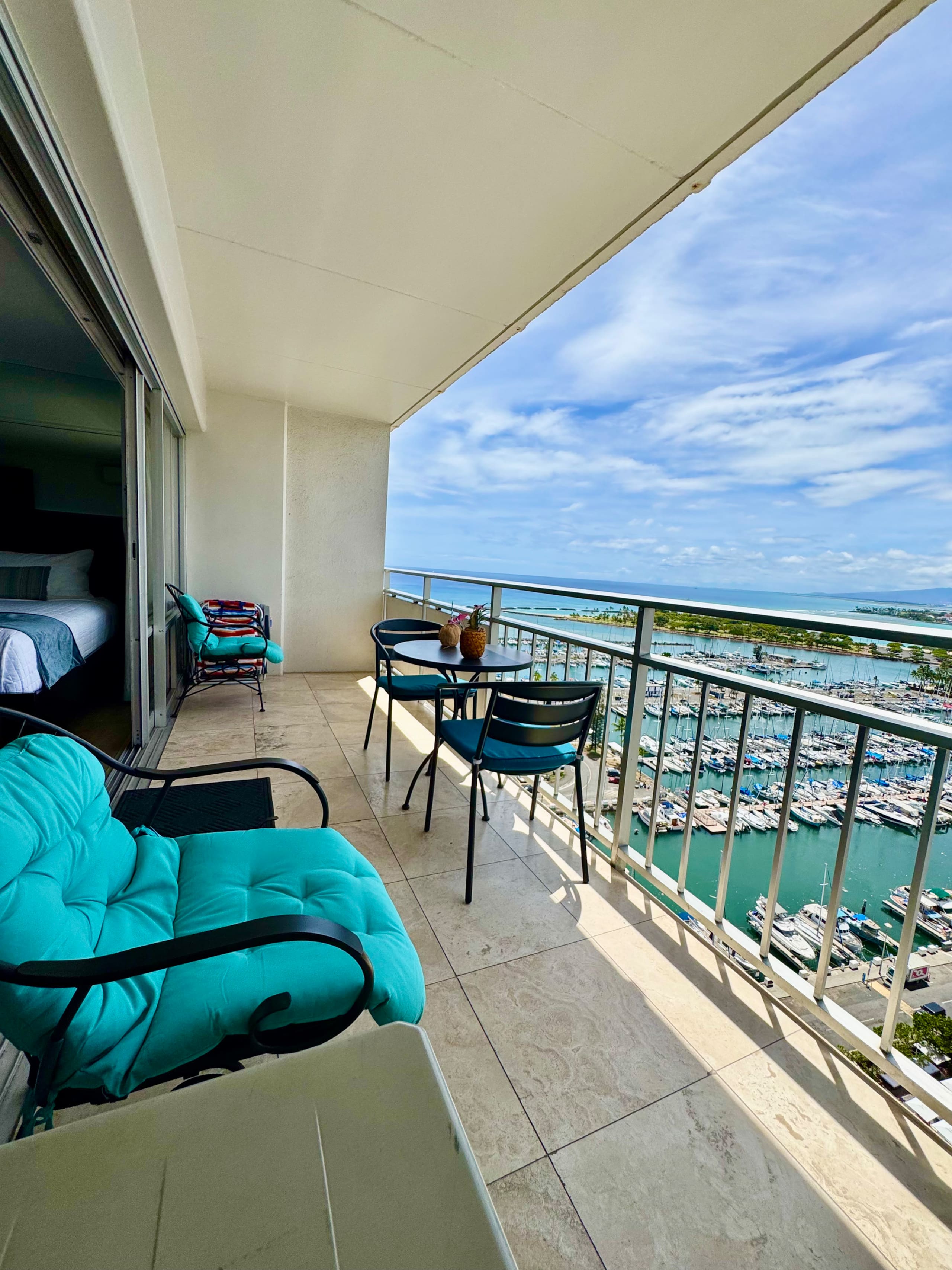 Resort in Honolulu · ★4.84 · 1 bedroom · 3 beds · 1 private bath - Image 28