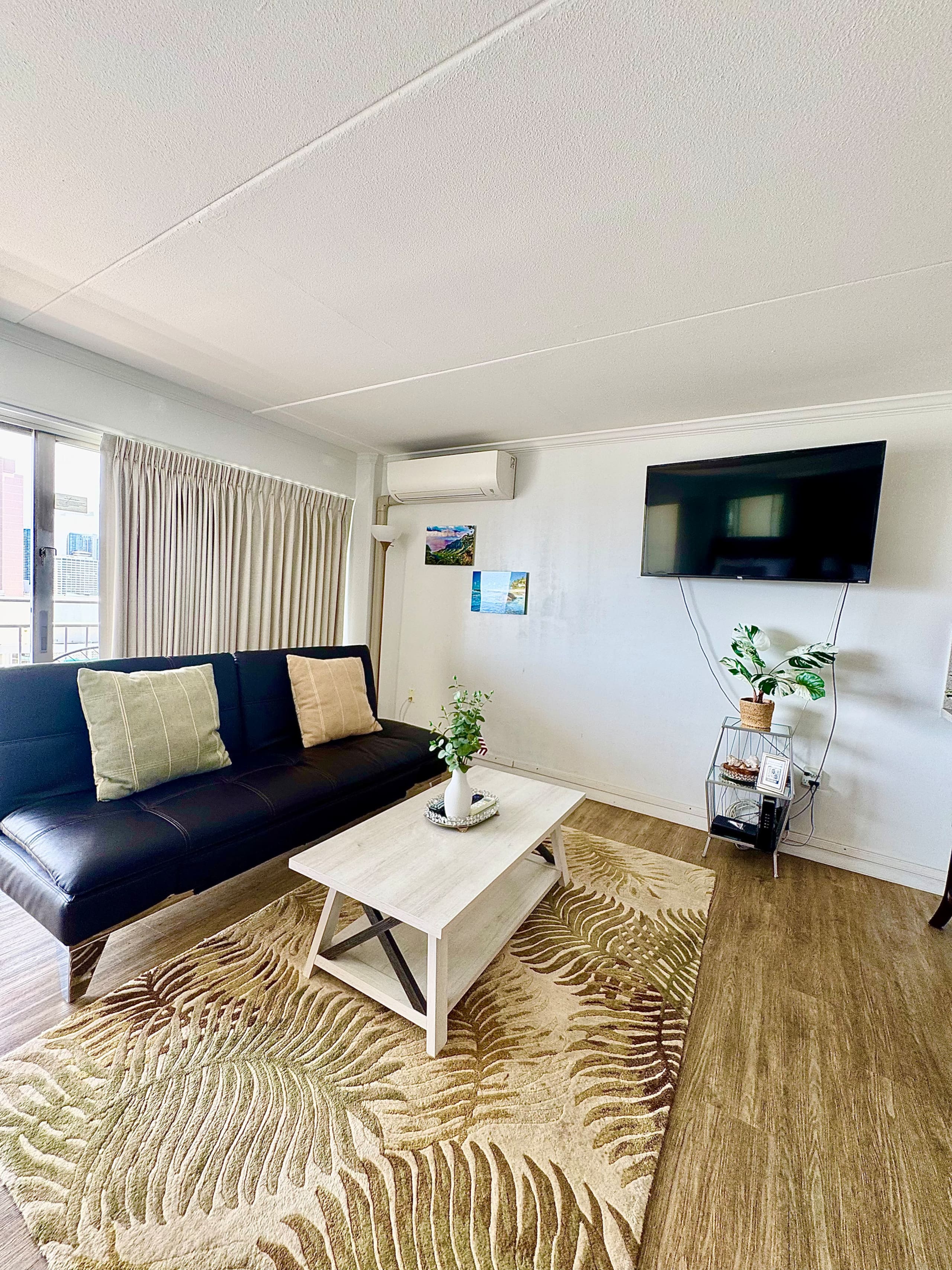 Resort in Honolulu · ★4.84 · 1 bedroom · 3 beds · 1 private bath - Image 22