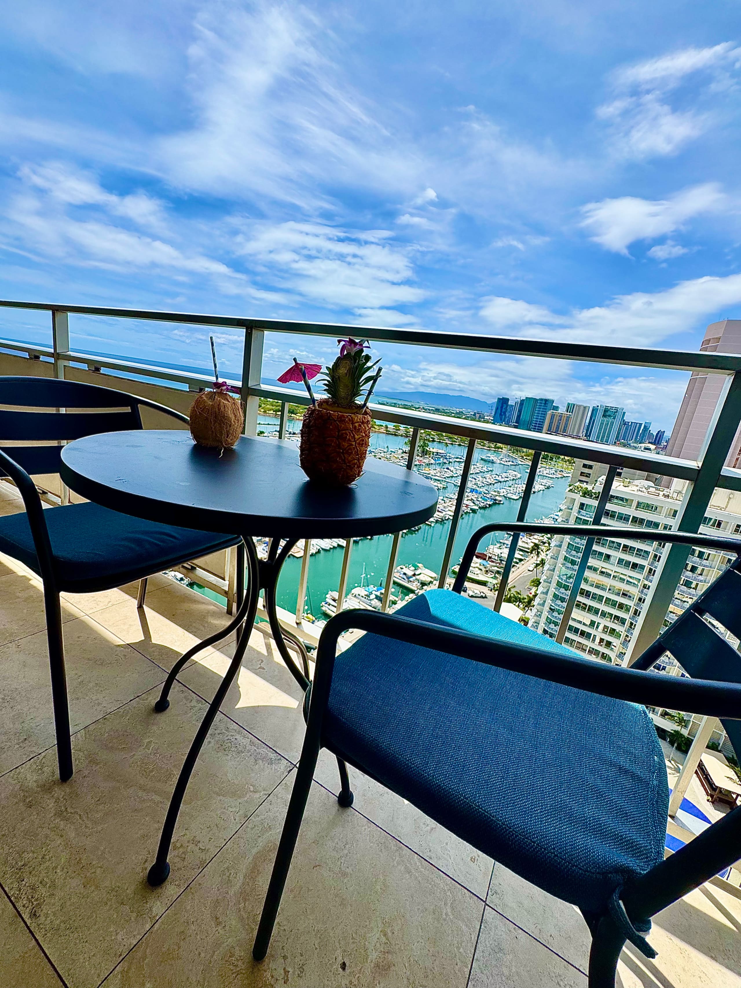 Resort in Honolulu · ★4.84 · 1 bedroom · 3 beds · 1 private bath - Image 27