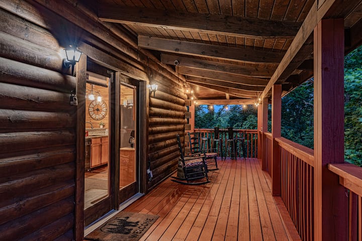 Prime Location! | King Beds | Hot Tub | Game Loft - Sevierville, TN