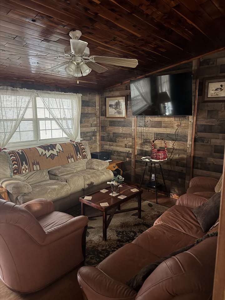 1959 Topley Retreat/fenced Pet Area/ Serene/ Wifi - Luray, VA