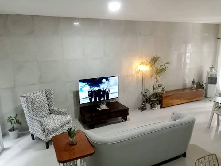 Bright Leafy Designer 3br In Bintaro With Biznet - Jakarta
