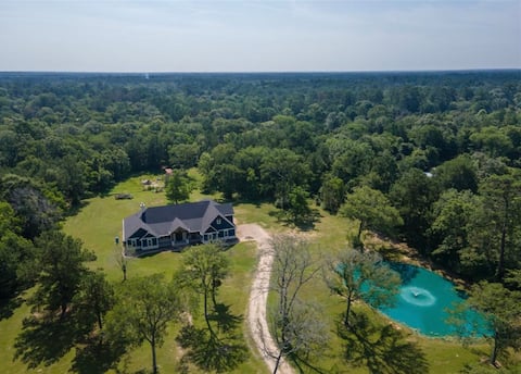 XL Modern Family friendly Farmhouse w/ hot tub